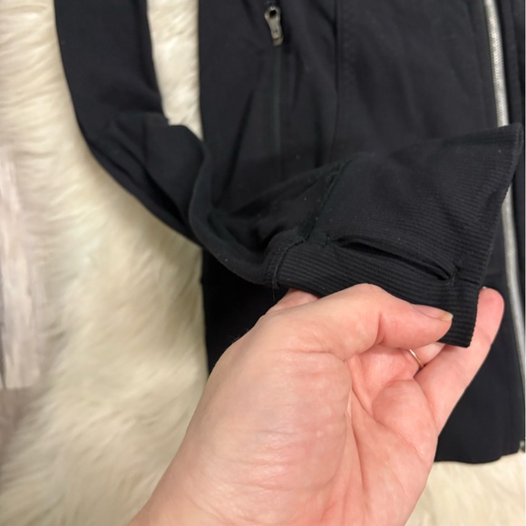 Lululemon Nice Asana Women's Black Jacket sz 8 - Picture 7 of 12